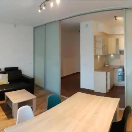 فندق Comfy And Bright - Old Town *