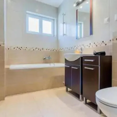 Comfy And Bright - Old Town