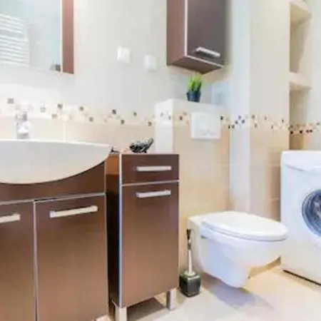 Comfy And Bright - Old Town Apartament