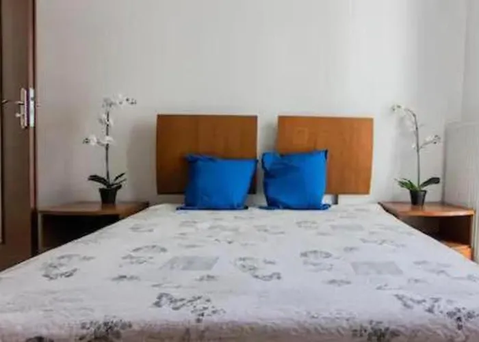 Comfy And Bright - Old Town