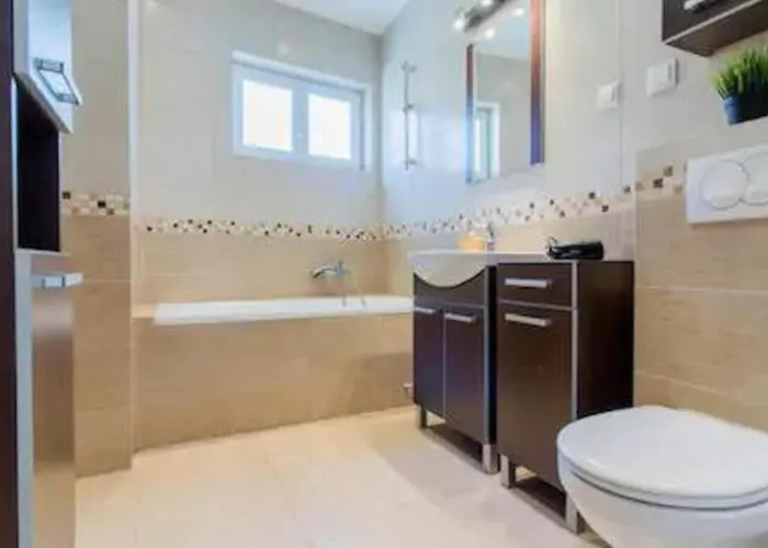 Comfy And Bright - Old Town