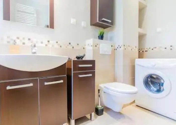 Comfy And Bright - Old Town Hotel